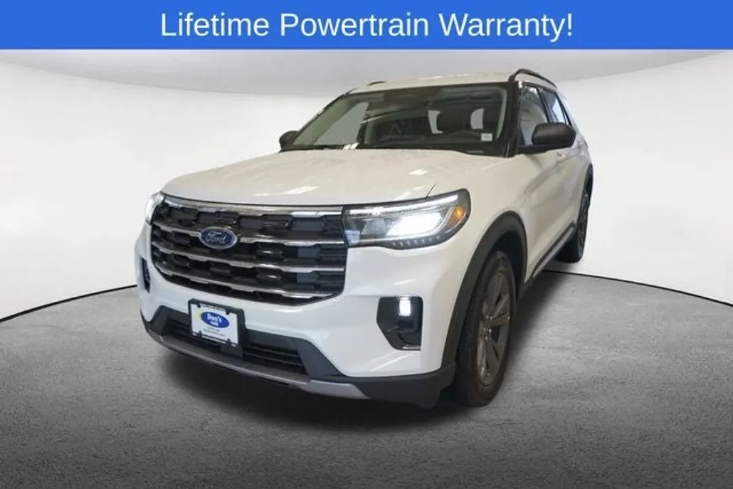 2025 Ford Explorer photo 1