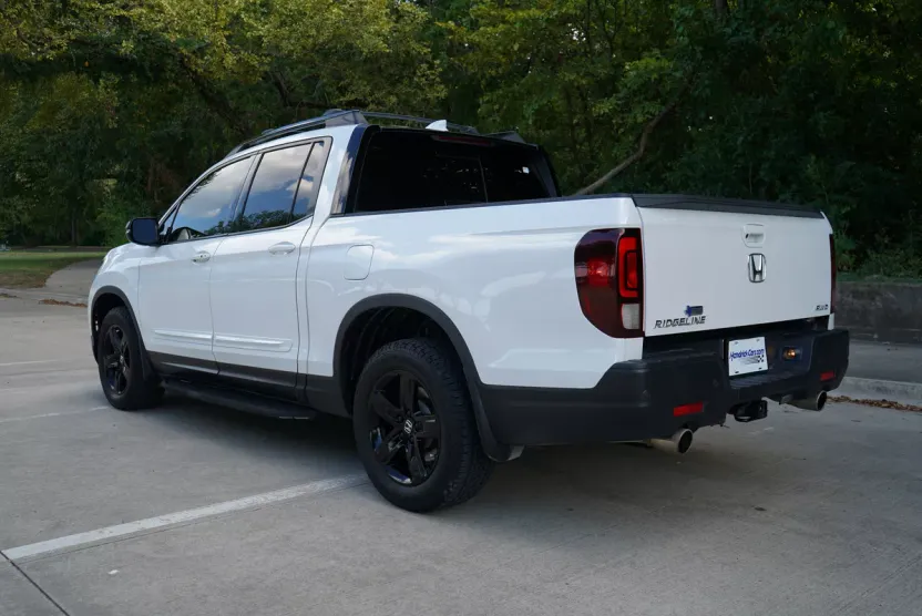2023 Honda Ridgeline Black Edition photo 1
