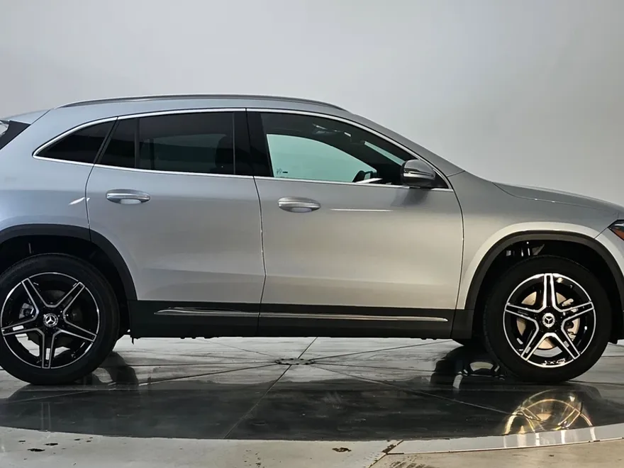 2026 Mercedes Benz GLA 250 4MATIC photo 1