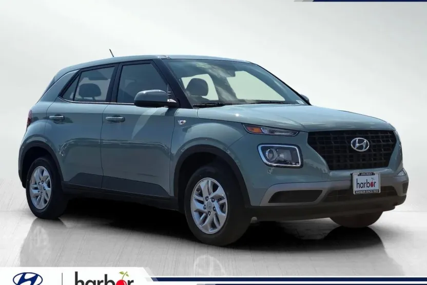 2026 Hyundai Venue SE photo 1