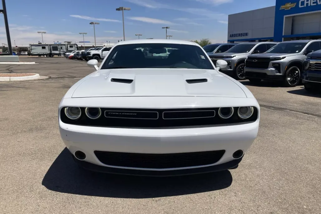 2023 Dodge Challenger SXT photo 1