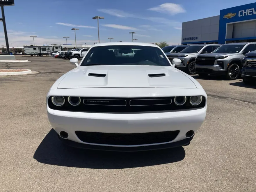 2023 Dodge Challenger SXT photo 1