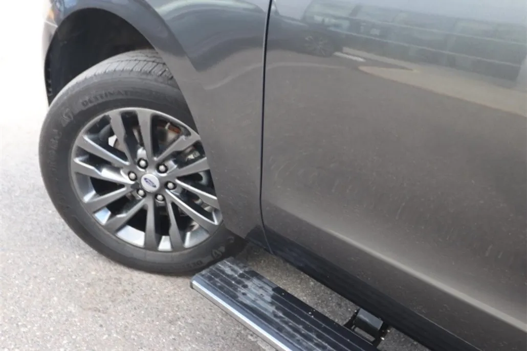 2021 Ford Expedition MAX Limited photo 1