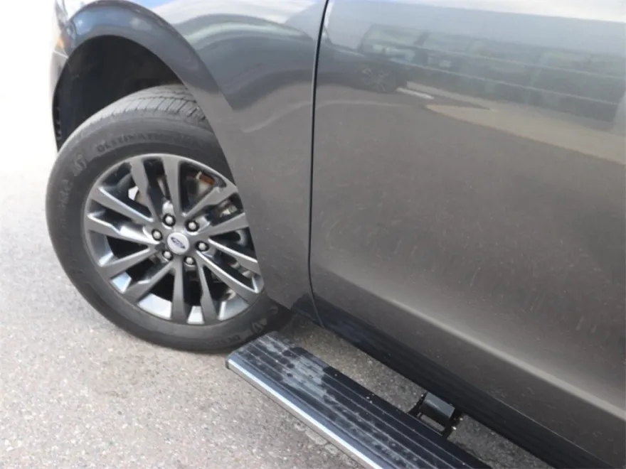 2021 Ford Expedition MAX Limited photo 1