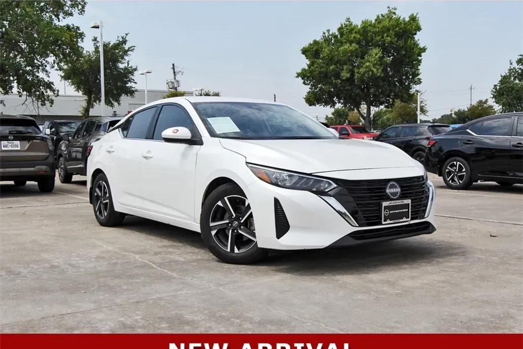 2024 Nissan Sentra SV photo 1