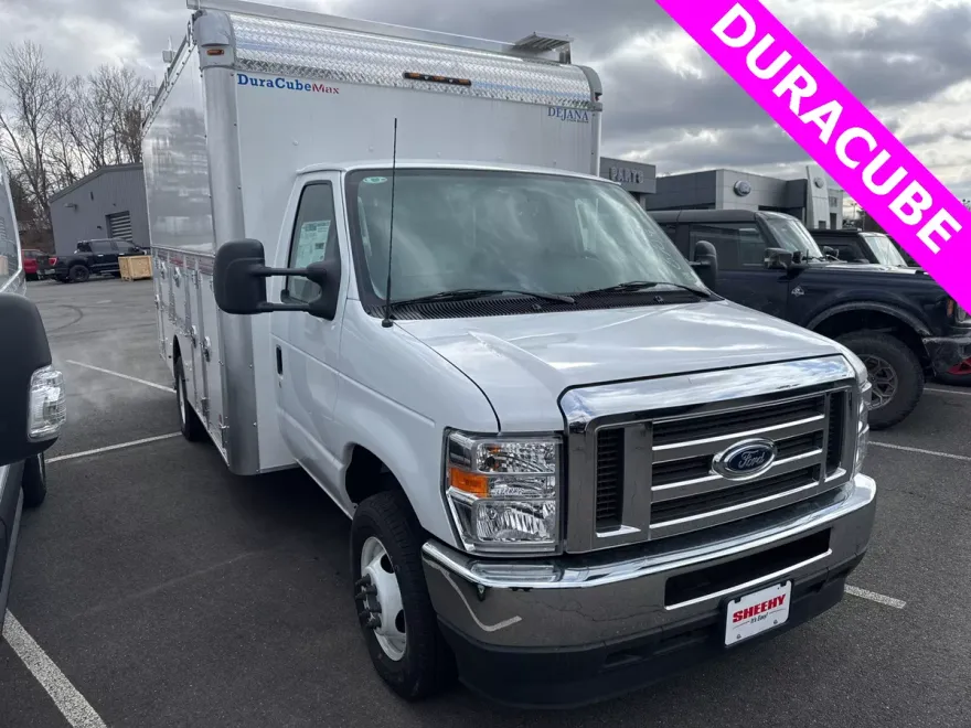 2024 Ford E-450 photo 1