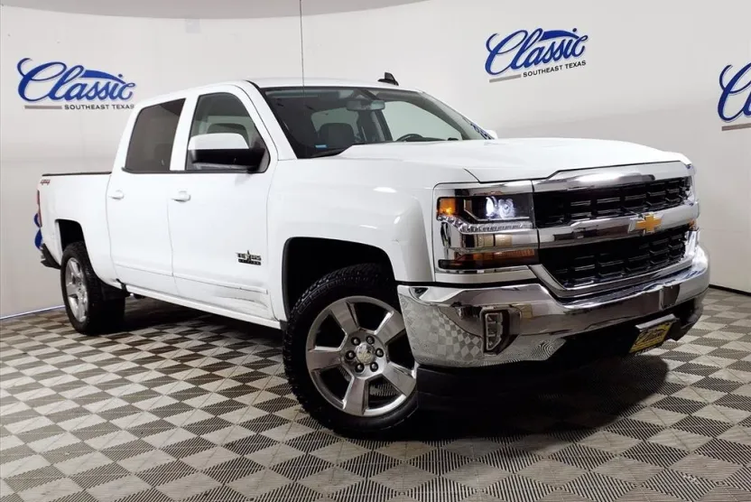2018 Chevrolet Silverado 1500 LT photo 1