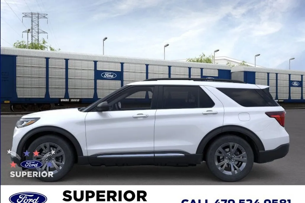 2025 Ford Explorer photo 1
