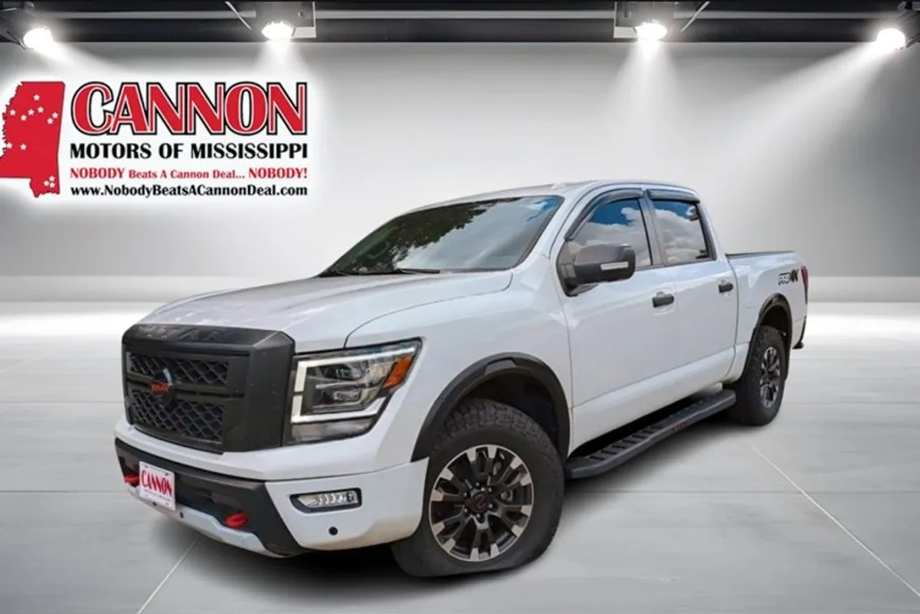 2020 Nissan Titan PRO-4X photo 1