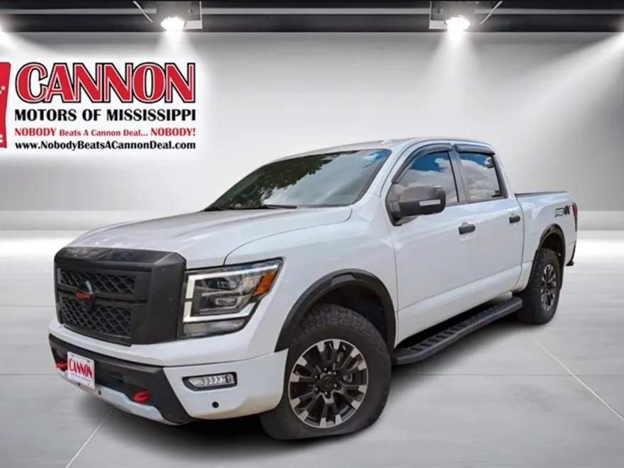 2020 Nissan Titan PRO-4X photo 1
