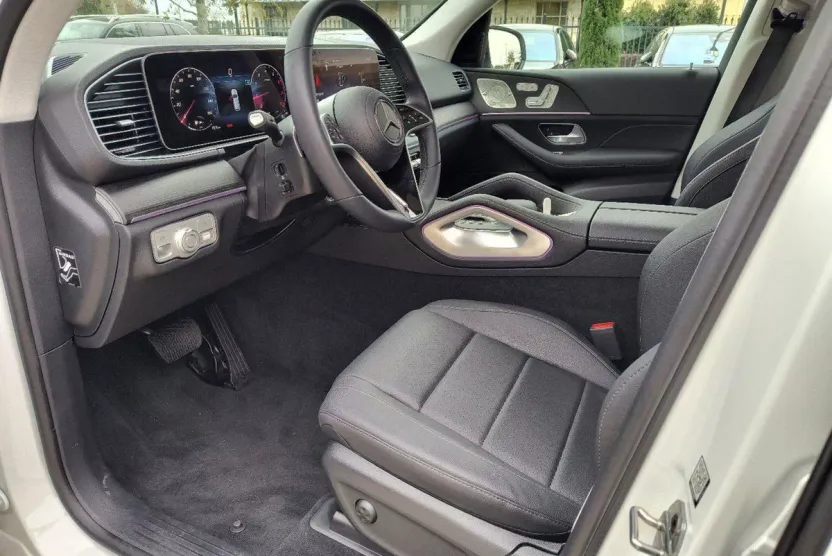 2025 Mercedes Benz GLE 350 4MATIC photo 1