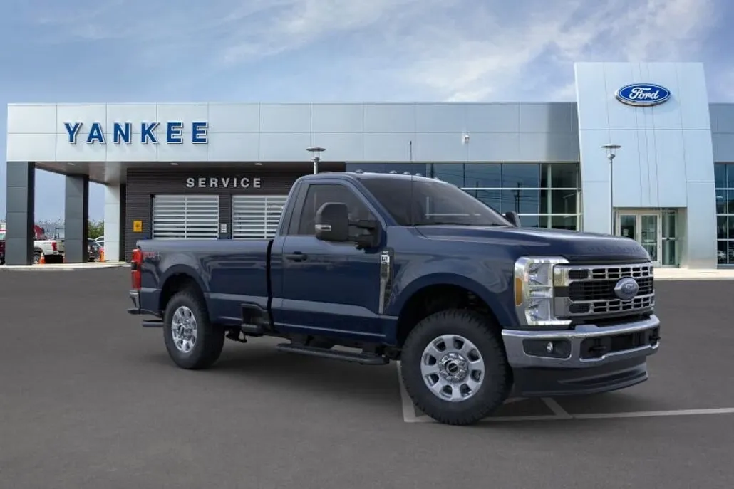 2025 Ford F-350 XLT photo 1