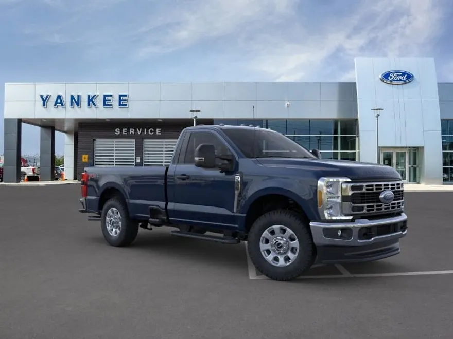 2025 Ford F-350 XLT photo 1