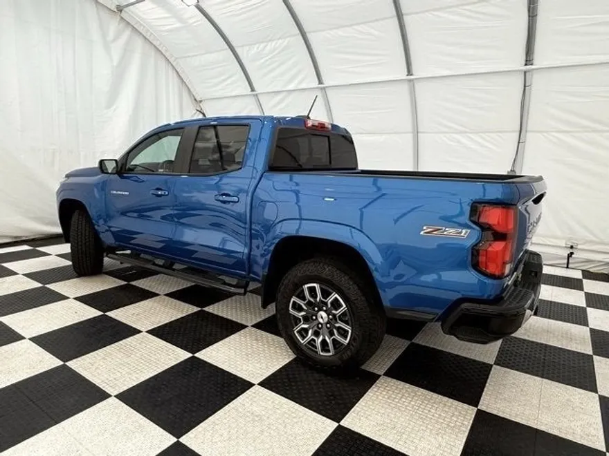2024 Chevrolet Colorado Z71 photo 1