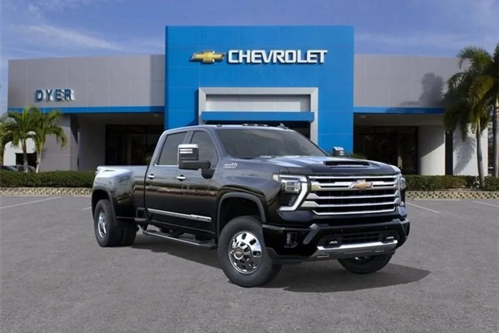 2026 Chevrolet Silverado 3500HD High Country photo 1