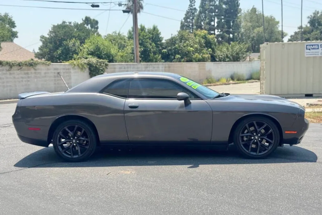 2021 Dodge Challenger GT photo 1