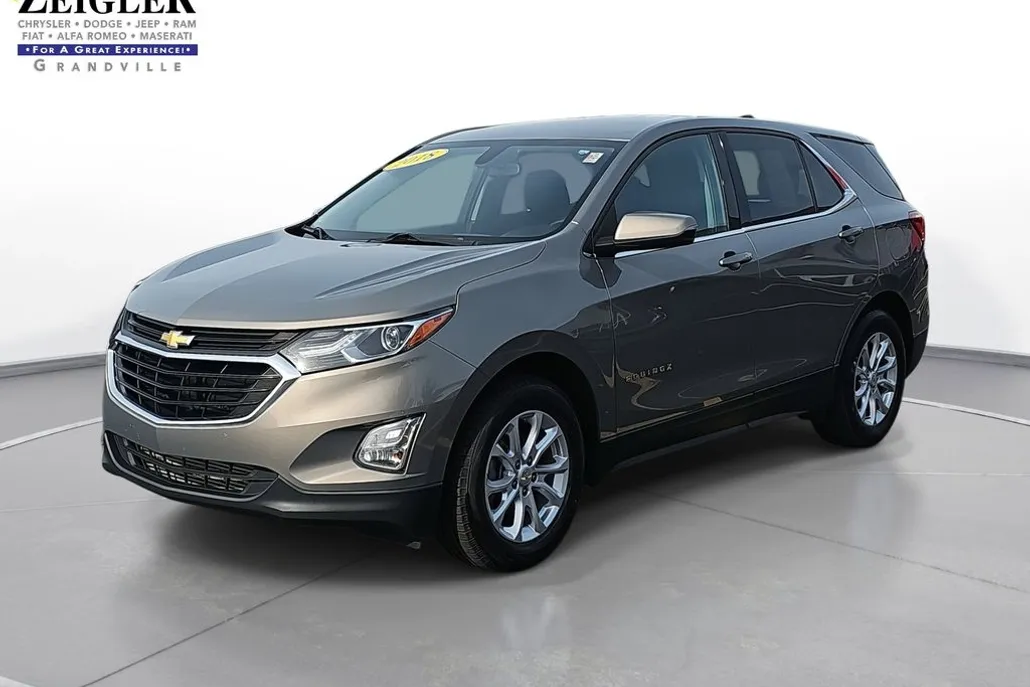 2018 Chevrolet Equinox LT photo 1