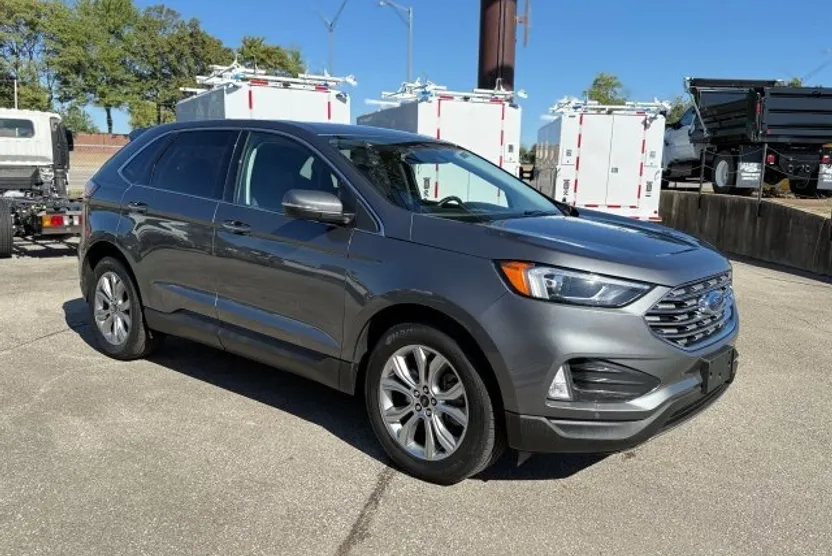 2024 Ford Edge Titanium photo 1