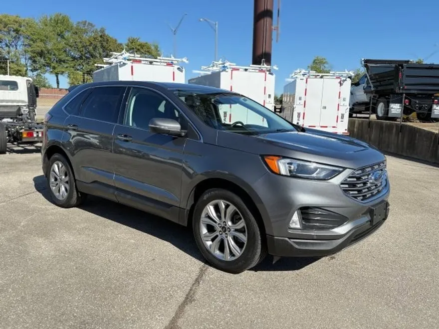 2024 Ford Edge Titanium photo 1