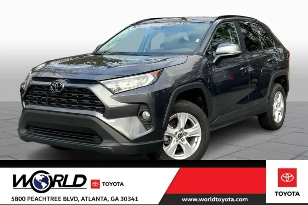 2021 Toyota RAV4 XLE photo 1
