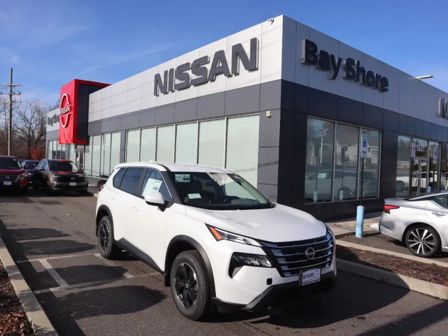 2025 Nissan Rogue SV photo 1