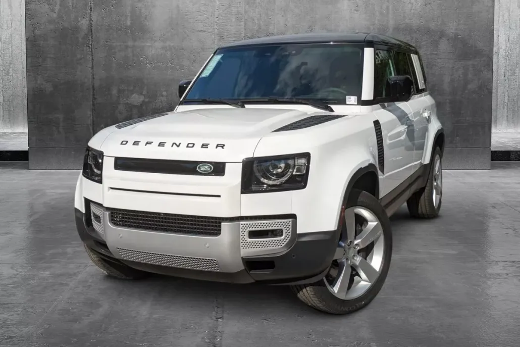 2024 Land Rover Defender 110 SE photo 1