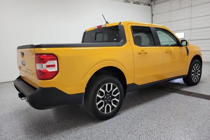 2023 Ford Maverick Lariat photo 1