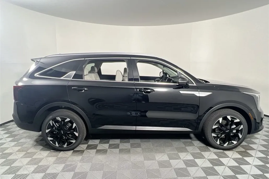 2025 Kia Sorento EX photo 1