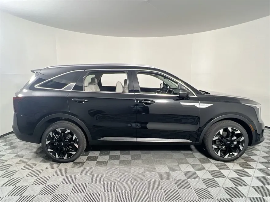 2025 Kia Sorento EX photo 1