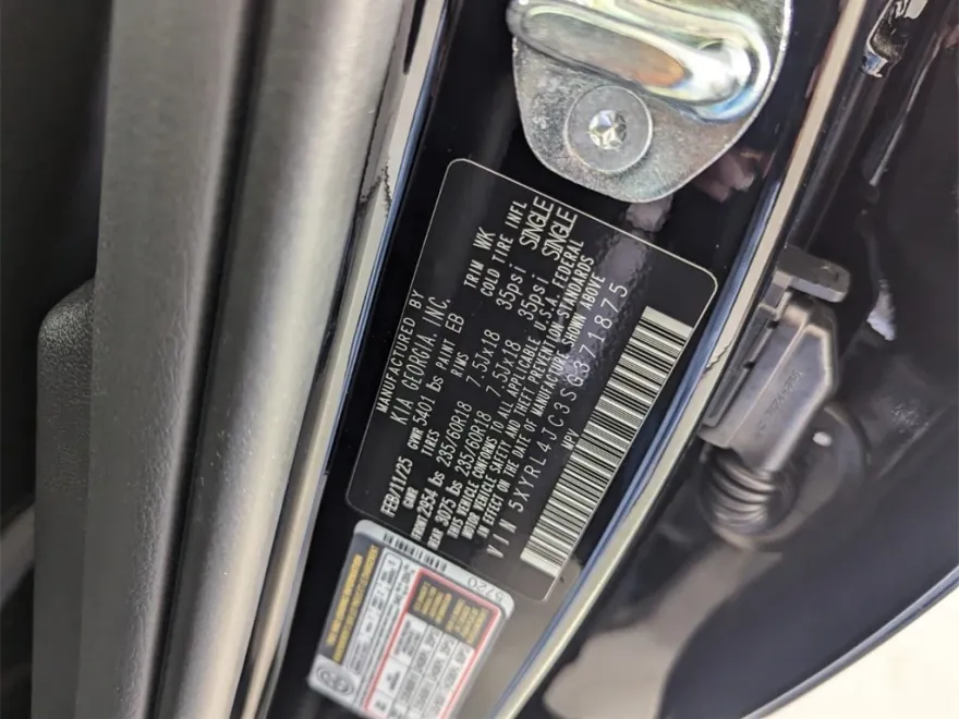 2025 Kia Sorento S photo 1