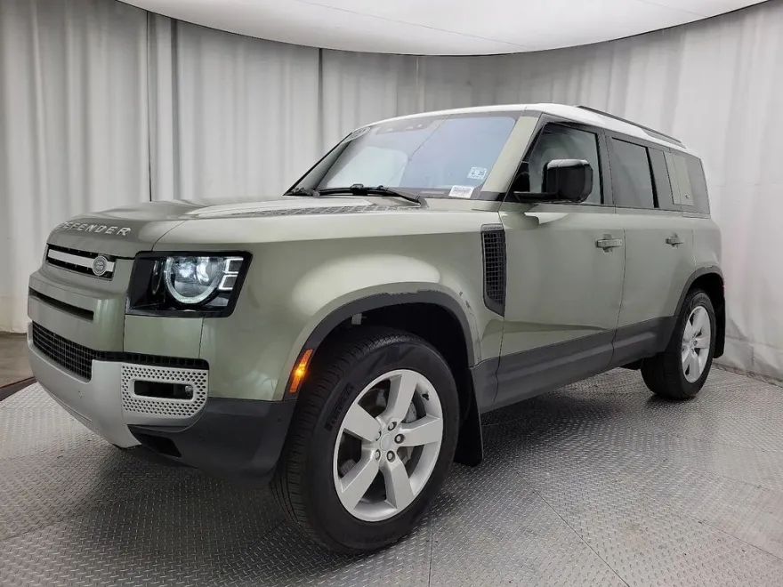2022 Land Rover Defender 110 SE photo 1