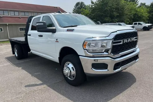 2024 Ram 3500 Tradesman photo 3
