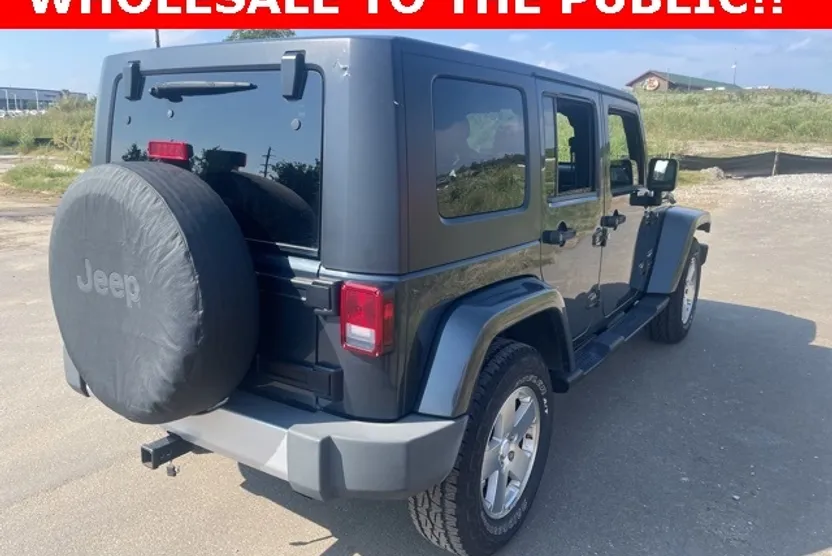 2008 Jeep Wrangler Unlimited Sahara photo 1