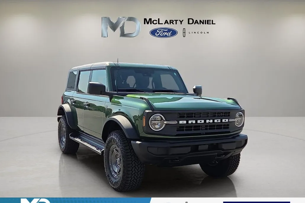 2025 Ford Bronco Base photo 1
