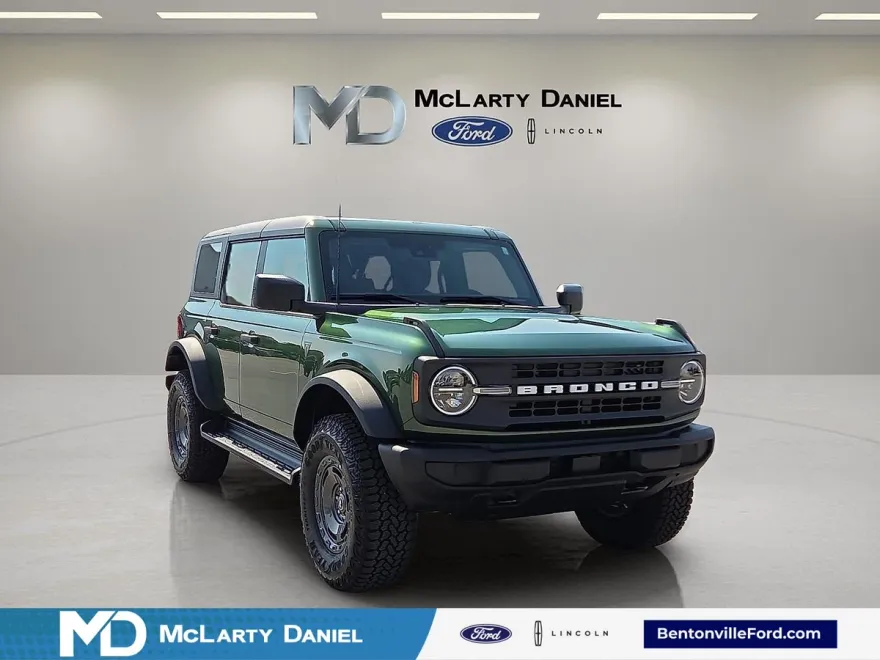 2025 Ford Bronco Base photo 1