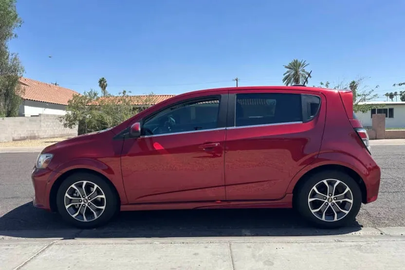 2017 Chevrolet Sonic LT photo 1