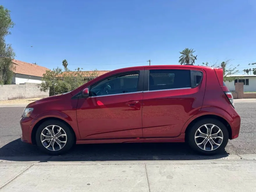 2017 Chevrolet Sonic LT photo 1