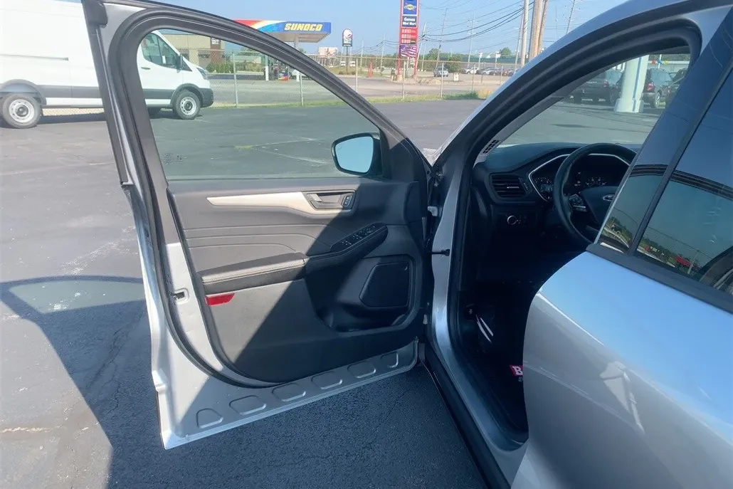 2022 Ford Escape SE photo 1
