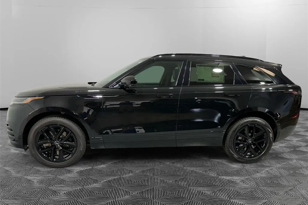 2026 Land Rover Range Rover Velar SE photo 1
