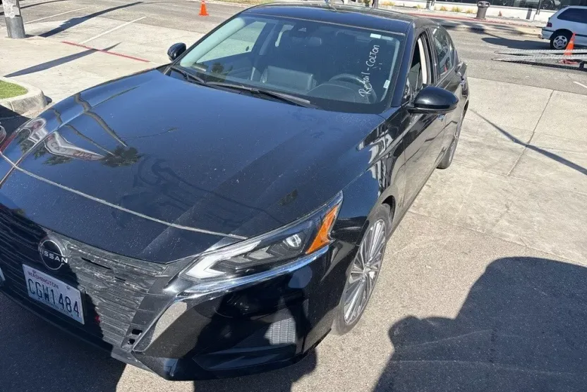2023 Nissan Altima 2.5 SL photo 1