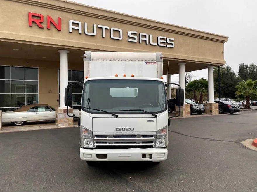 2015 Isuzu NPR photo 1
