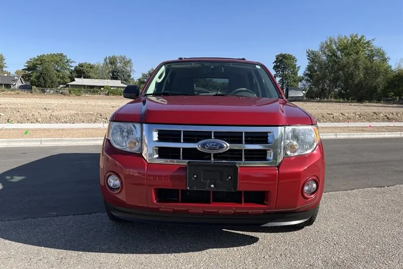 2009 Ford Escape XLT photo 1