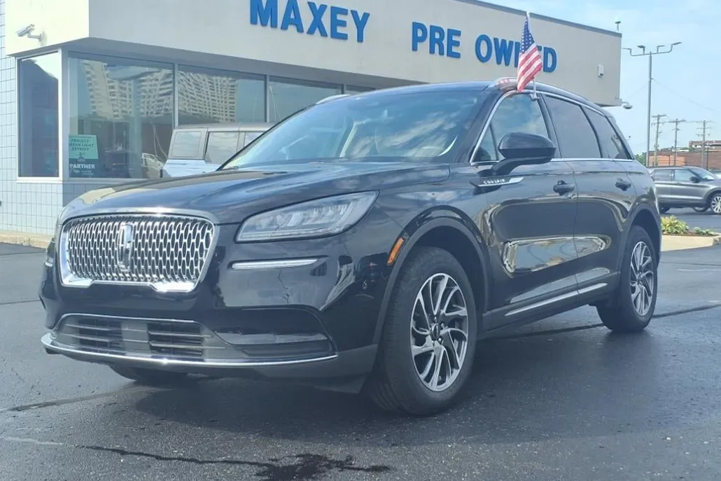2022 Lincoln Corsair Standard photo 1