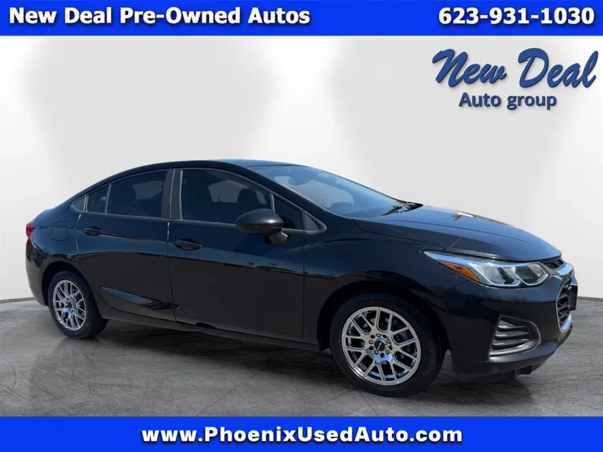 2019 Chevrolet Cruze LS photo 1