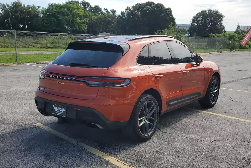 2023 Porsche Macan T photo 1