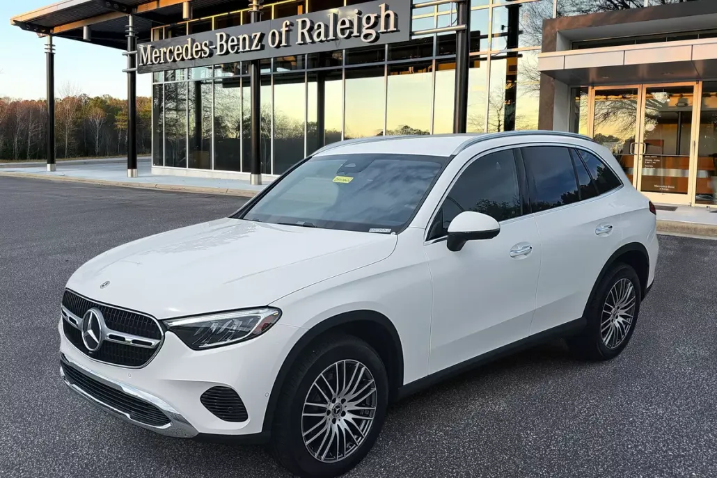 2025 Mercedes Benz GLC 300 photo 1