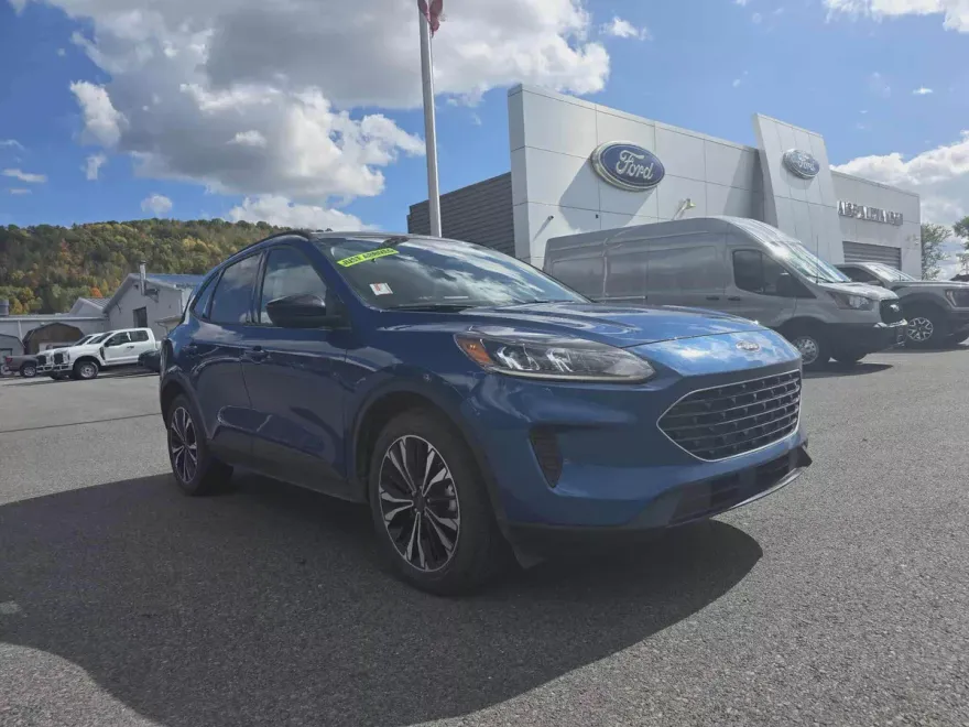 2022 Ford Escape SE photo 1