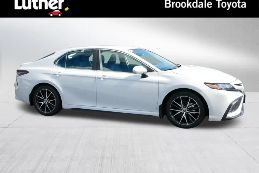 2023 Toyota Camry SE photo 1