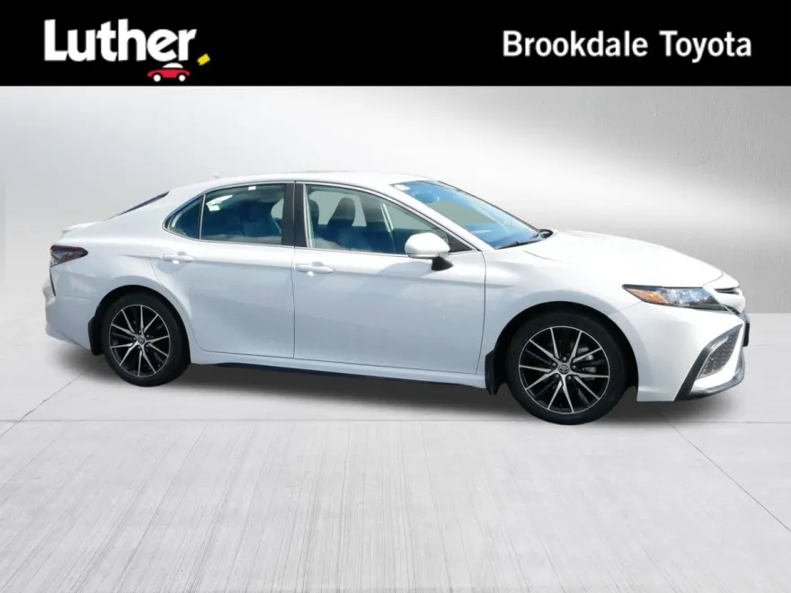 2023 Toyota Camry SE photo 1