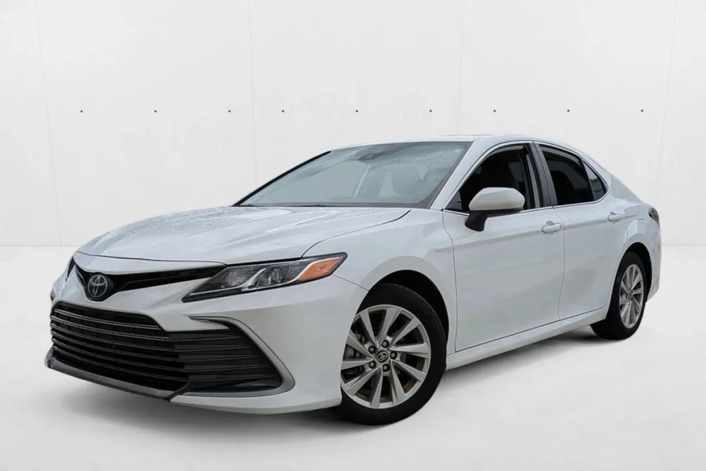 2024 Toyota Camry LE photo 1
